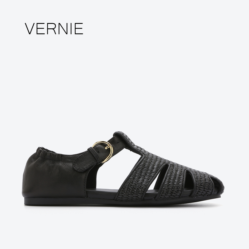 Vintage Woven Closed-Toe Sandals for Women 2026 Summer Single-Strap Flat Roman Shoes Hollow Breathable Pig Cage Shoes for Outdoor Wear