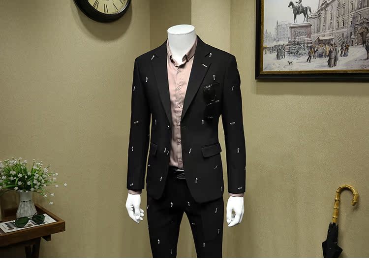 Bốn mùa thêu cá tính mới phù hợp với trang phục nam phù hợp với bữa tiệc tối áo vest nam