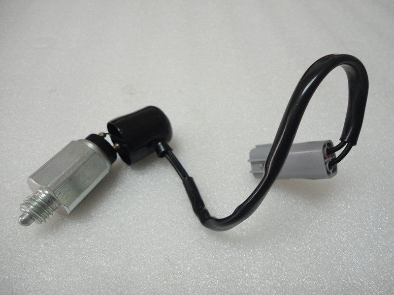 Задние фары 适配马自达323福美来普力马倒车灯开关zm发动机1.6排量 Bingou