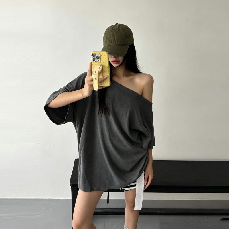 Asymmetrical Shoulder Top for Women, Loose Fit, Hot Girl Style, Summer 2026, Irregular Slanted Neckline, Off-Shoulder T-Shirt, Solid Color, Oversized, Covers the Hips Asymmetrical Shoulder Top for Women, Loose Fit, Hot Girl Style, Summer 2026, Irregular Slanted Neckline, Off-Shoulder T-Shirt, Solid Color, Oversized, Covers the Hips
