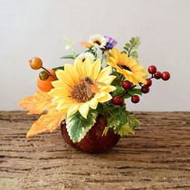 Emulated pumpkin pendulum piece sunflower simulation flowers Thanksgiving scene arranging red maple leaf fake leaves to decorate small berries