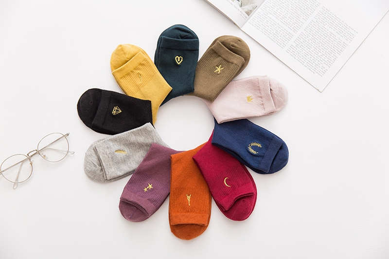 2018 mới Nhật Bản dễ thương cotton thêu màu rắn vớ nữ ống ngọt 10 vớ cotton màu SK12 vớ lười