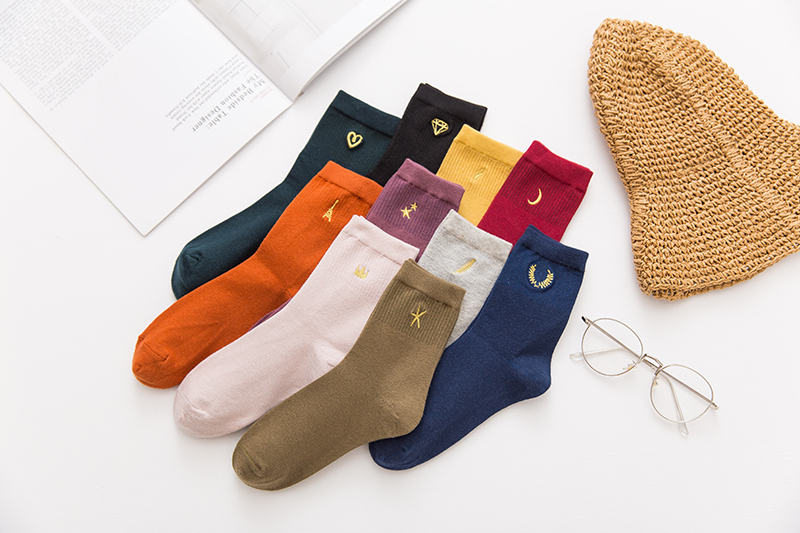 2018 mới Nhật Bản dễ thương cotton thêu màu rắn vớ nữ ống ngọt 10 vớ cotton màu SK12 vớ lười