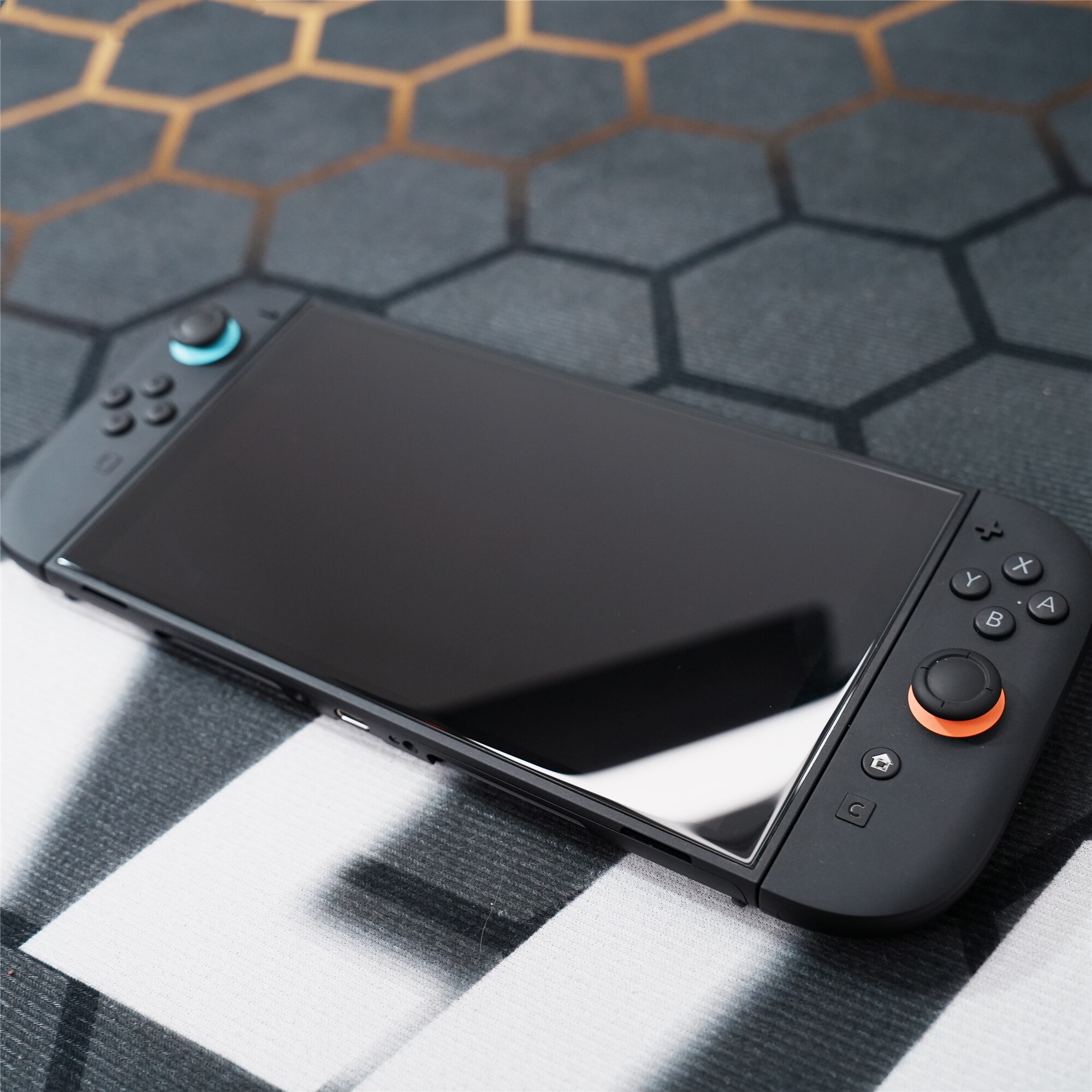 switch钢化膜 fy适用于switch2【定制大弧边】全透明玻璃钢化膜【除尘定位框】