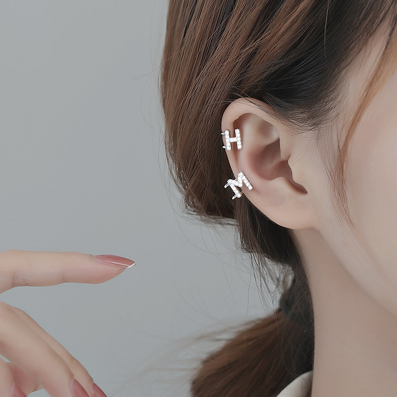 26 Letters Ear Clip Women Without Earholes Superior Sensation Small Crowd 925 Pure Silver Custom Earthen Ear Bone Clips Hang Lukewarm Wind