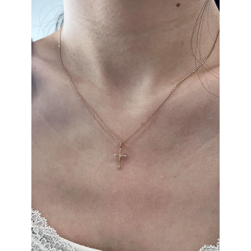 French Rose Gold Sparkling Diamond Cross Necklace for Women, Simple, Elegant, Exquisite and Versatile Clavicle Chain, High-End Accessories French Rose Gold Sparkling Diamond Cross Necklace for Women, Simple, Elegant, Exquisite and Versatile Clavicle Chain, High-End Accessories