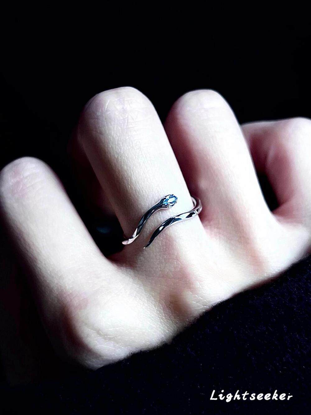 Кольцо-змея Spirit Snake Kiss Ring регулируемый размер
