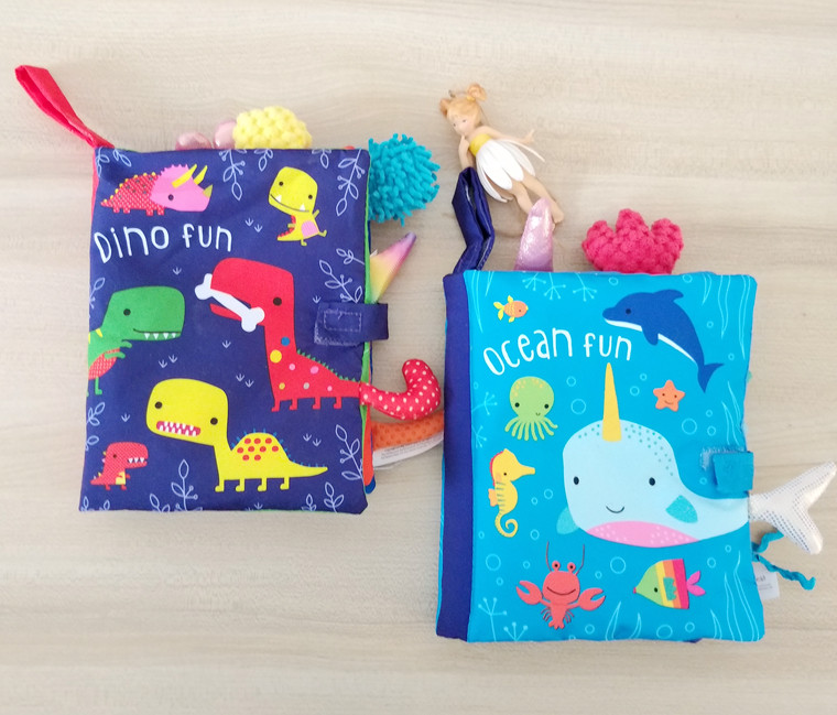 Export to Europe and America Dinosaur Seabed Animal 3D Stereo Baby Rolling Paper English can not wash the hair tail book