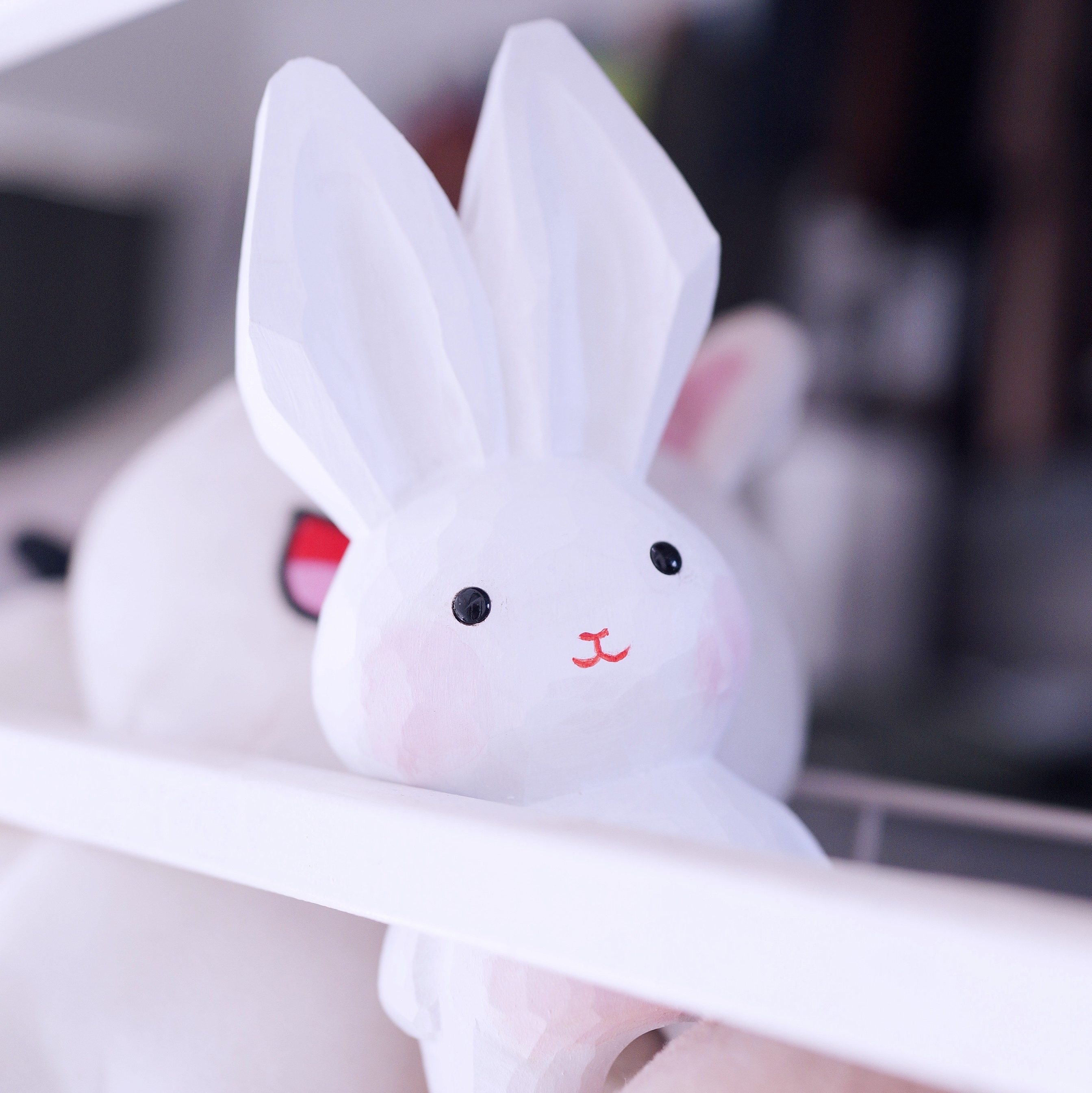 OHE Original) Ultra Cute Wood Carvings Great White Rabbit Pendulum Pieces Pure Handmade Wood Carving Healing Ensemble Cute Desktop Children Gift