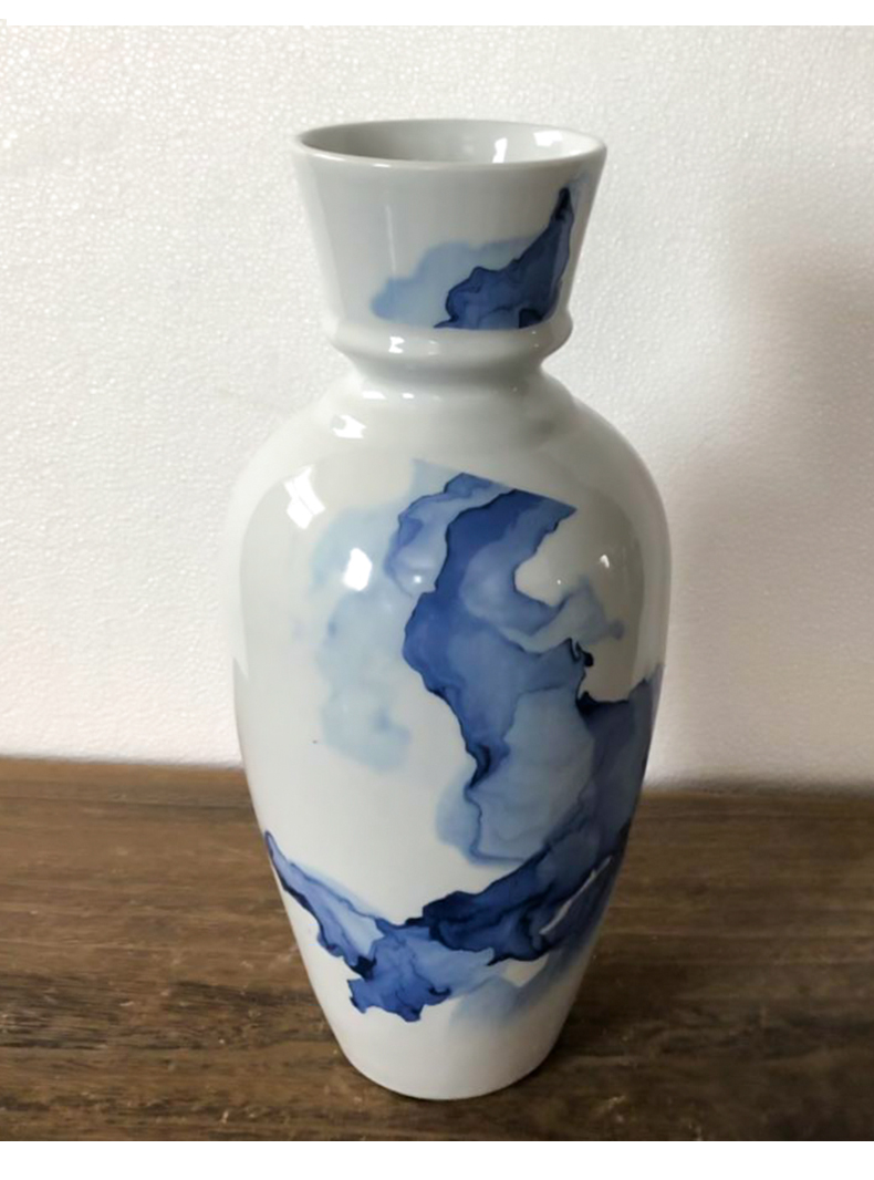 A clearance sale rule mesa of jingdezhen ceramic vase dried flower water raise floret bottle arranging flowers sitting room place flowerpot
