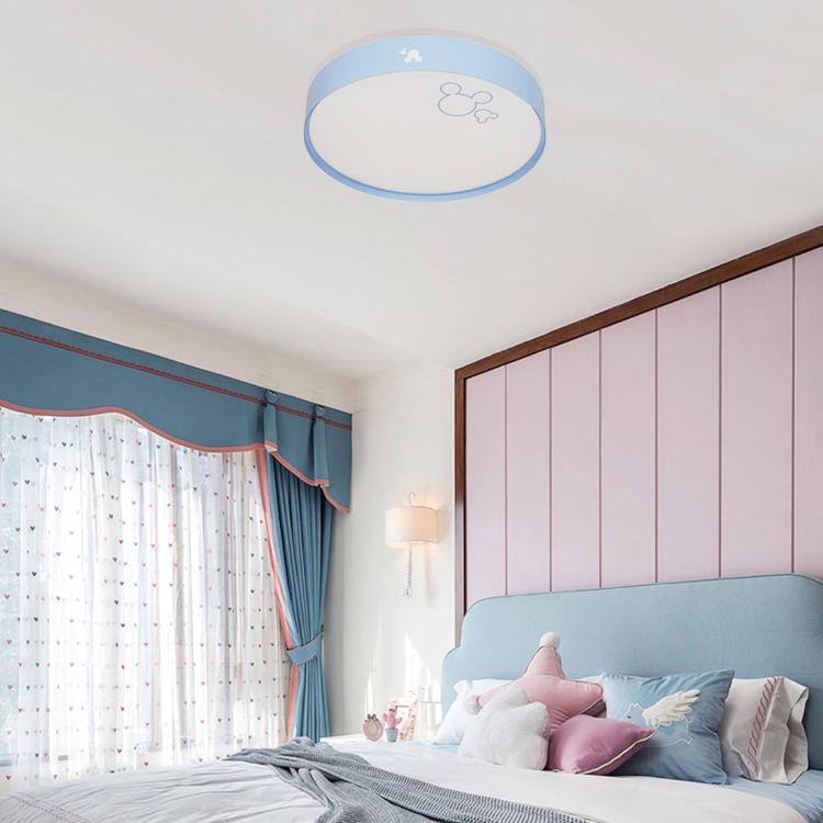 The Thunder lights Mickey House on the house.