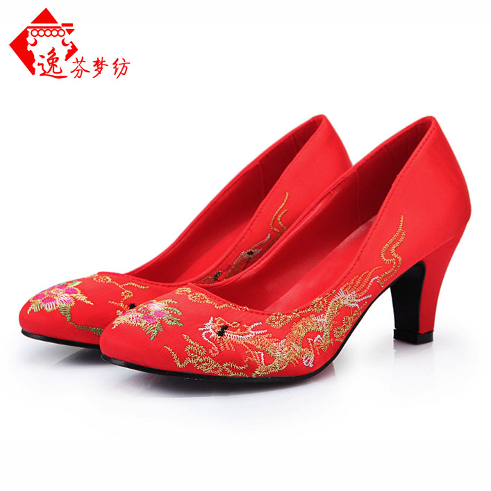 Chinese Wedding Shoes Red Dragon Phoenix Embroidered Shoes Traditional Qipao Dress Jacket with Wedding Shoes and Wedding Shoes Coarse and Female Single Shoes