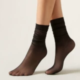 CALZEDONIA, женские 25, новинка весны и лета, газовые, серебряные, блестящие, мягкие модные носки до середины икры, dcz065