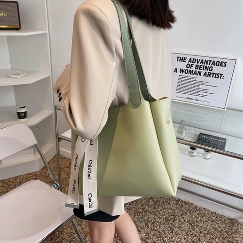 Летняя вместительная и большая сумка через плечо, портативная сумка на одно плечо, коллекция 2023, изысканный стиль