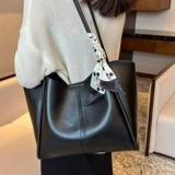 Вместительная и большая летняя сумка через плечо, сумка на одно плечо, коллекция 2023, изысканный стиль, в западном стиле