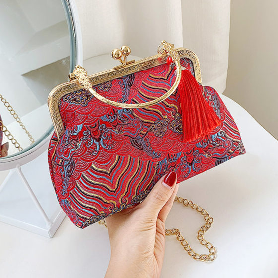 Chinese style embroidered cheongsam women's bag Chinese style Hanfu elegant retro handbag ancient style small bag hand carry mouth gold bag