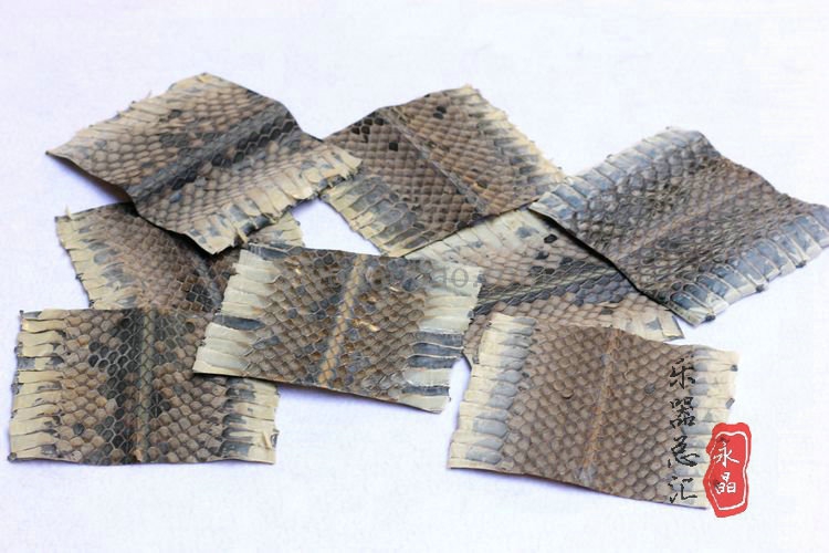 More than 4 pounds of black snake skin above the middle part of the black snake skin black skin Yuehu skin musical instrument Beijing erhu skin
