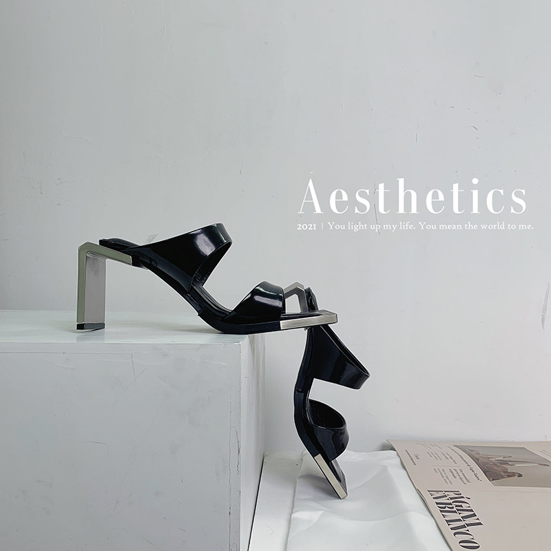 Square head high heel slippers women wear ins tide 2022 new leather fashion hot girls high sense niche cool drag summer