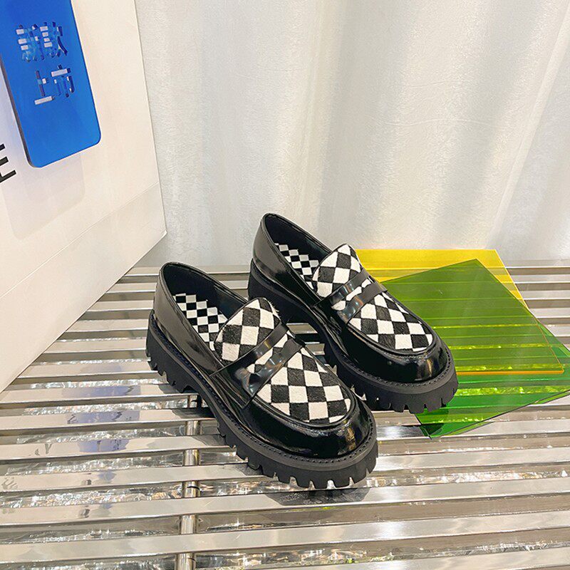 (Special offer clearance) leather British style small leather shoes checkerboard loafers thick bottom slip on color matching French style