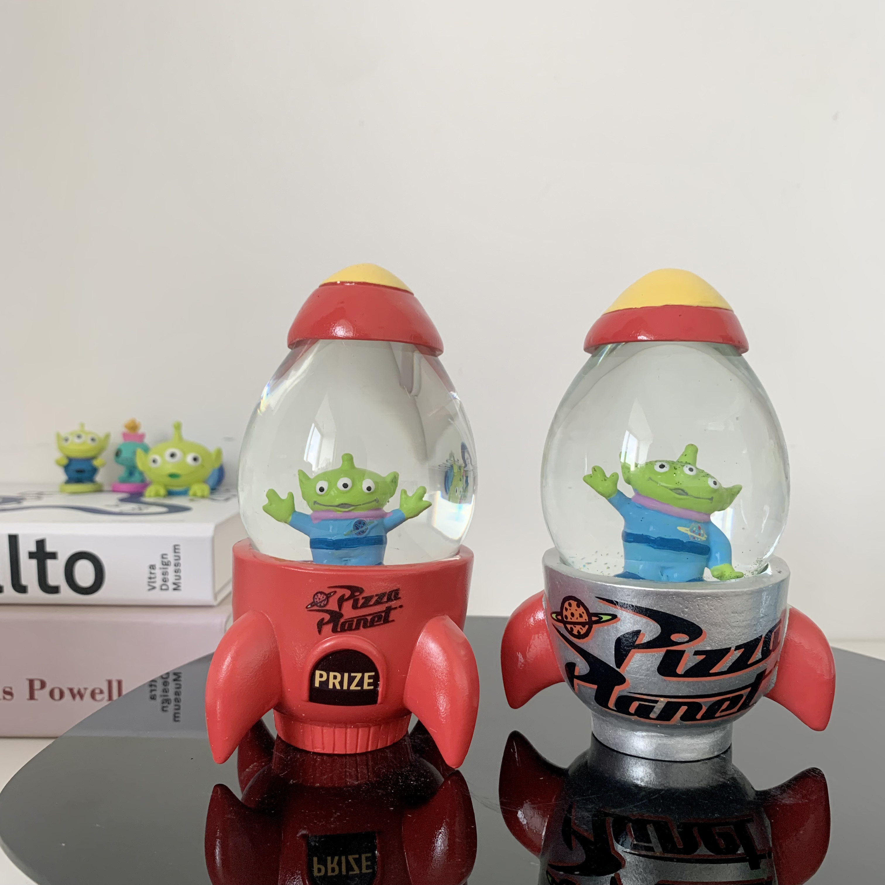 TOY Toy Story Three-Eyed Boy Three-Eyed Monster Crystal Rocket Ball Pizza Planet Decoration Birthday Gift for Children