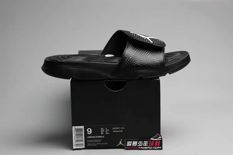 Dép thể thao chính hãng AIR JORDAN HYDRO 5 Joe 5 Dép thể thao nam màu đen và trắng 820257-303 010 dép givenchy