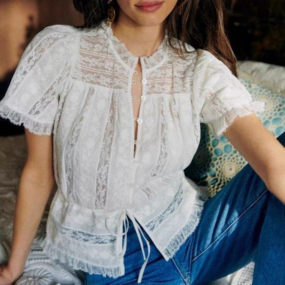 Authentic Sezane25 Exquisite Lace Pattern Short-Sleeved Fresh Lace Trim Shirt for Women in Summer