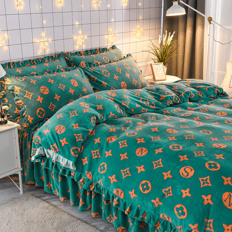 Thickened Warm Milk Suede Four Pieces Sleeve 1 8 m Coral Suede Bed Skirt 2 By 2 3m Bifacial Suede Quilt Cover Winter Bed