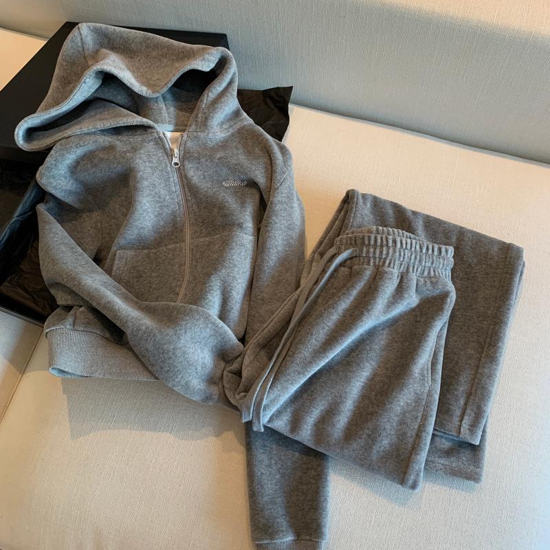【Velvet Latte】Velvet Suit with Heavy Rhinestone Embellishments, Gray Two-Piece Set, Top and Casual Sports Pants