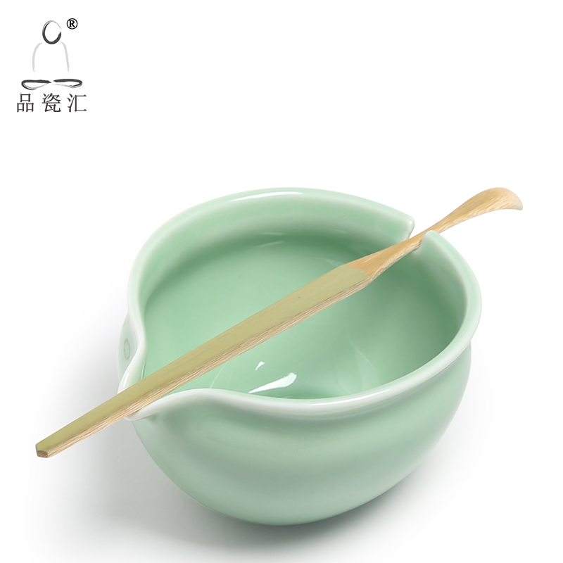 The Product porcelain sink celadon green tea. A bowl of kung fu tea bowl bowl mercifully tea tureen maojian tea tea