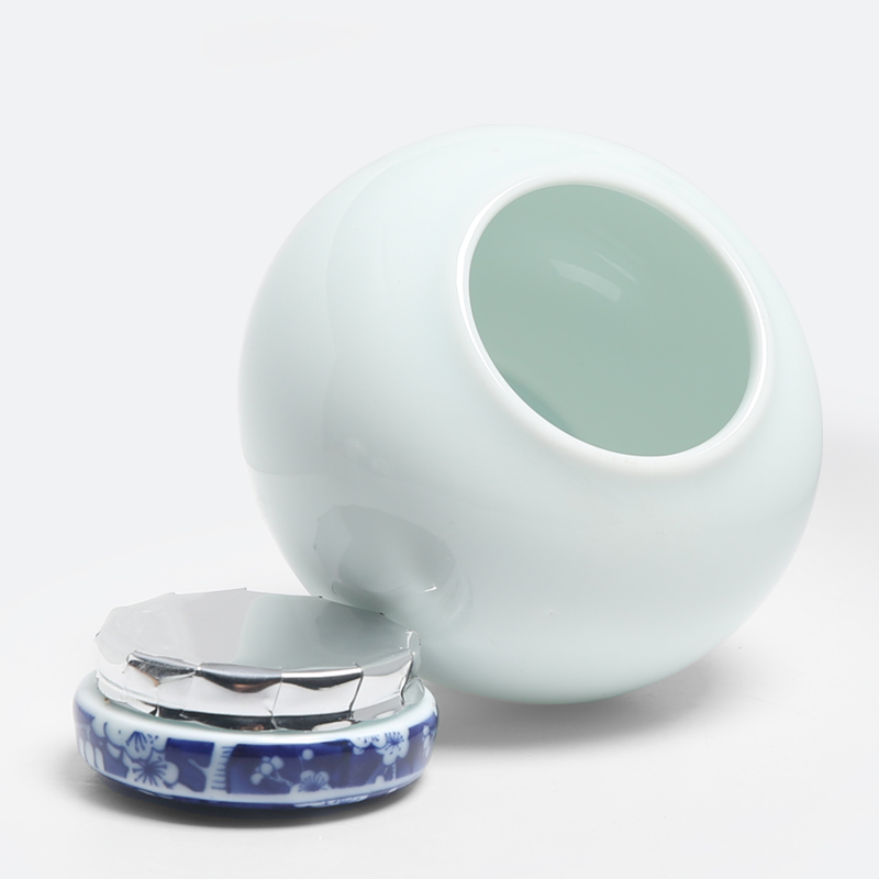 The Product of dumb light of a drum set up celadon porcelain remit tea caddy fixings seal pot of blue and white porcelain tea, green tea storage tanks