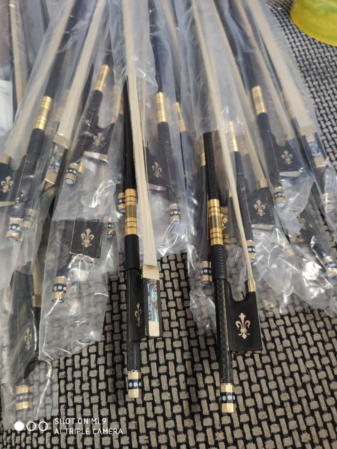 Cello-carbon fiber cellophone accessories for the violin