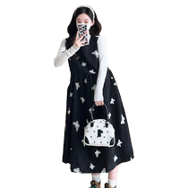 Jingqi maternity dress suit autumn fashion loose high-end butterfly embroidered suspender skirt two-piece set