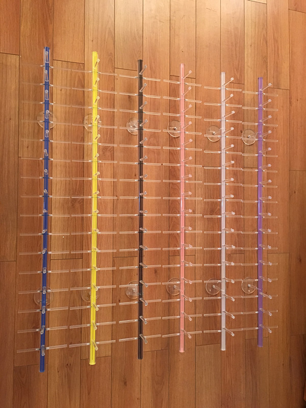 Meiyida Hot Sale Acrylic Wall-Mounted Colorful Line Glasses Display Stand Display Props Display Rack