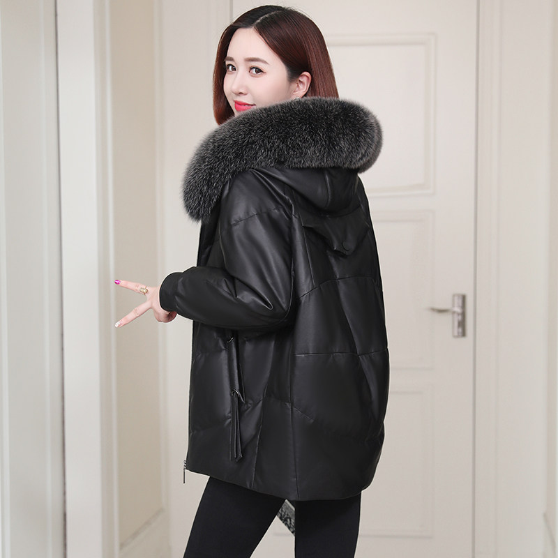 Real Leather Fur Coats Women Coats 2021 Winter New Loose Korean version Henning Mgoat leather down clothes with big clothes short