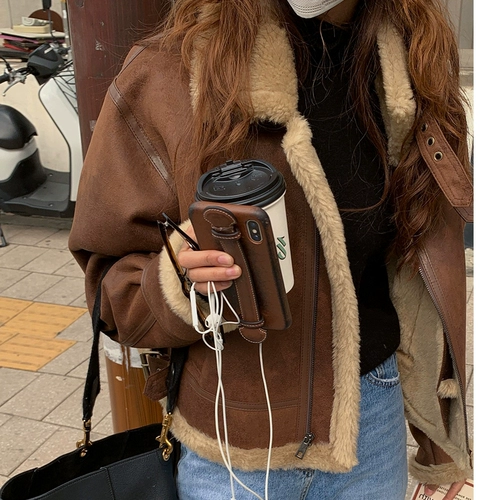 Айкоко мех интегрированные оленя Deea Velvet Locomotive Jacket Утолщенная леди короткая свободная внешняя куртка