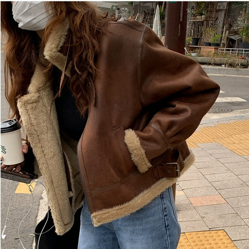 Айкоко мех интегрированные оленя Deea Velvet Locomotive Jacket Утолщенная леди короткая свободная внешняя куртка