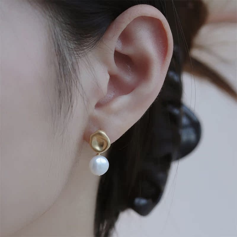 Baroque Pearl Ear Nail Female Brief Retro Port Wind Advanced Sensation 100 Hitch Pure Silver Anti-Allergy Ear Decoration Autumn Winter