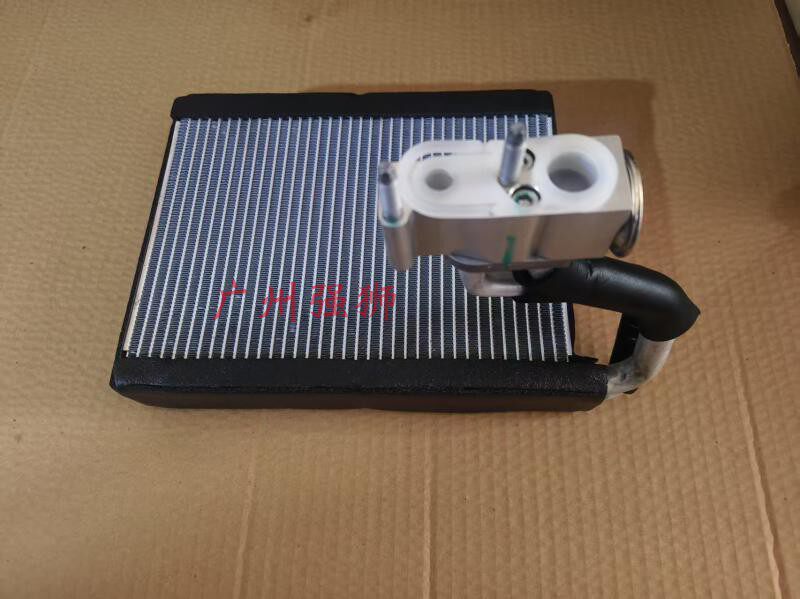 Испарения палата 适配标致2008 新款 p24  蒸发器总成  蒸发器芯  半总成 蒸发箱芯 Svw