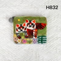 H832