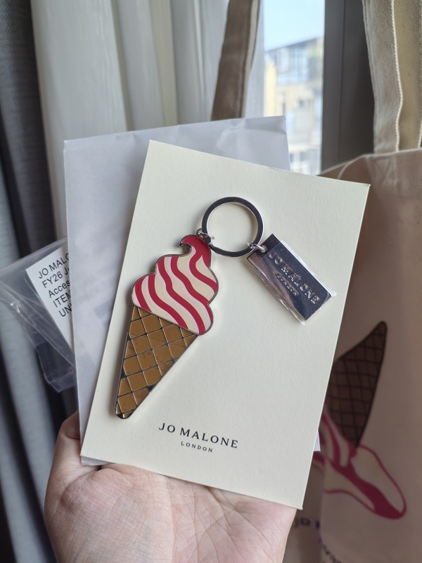 Jo Malone Cheng Yi Tear-Off Postcard/Raspberry-Themed Keychain/Canvas Bag/Gift Box/Refrigerator Magnet Jo Malone Cheng Yi Tear-Off Postcard/Raspberry-Themed Keychain/Canvas Bag/Gift Box/Refrigerator Magnet