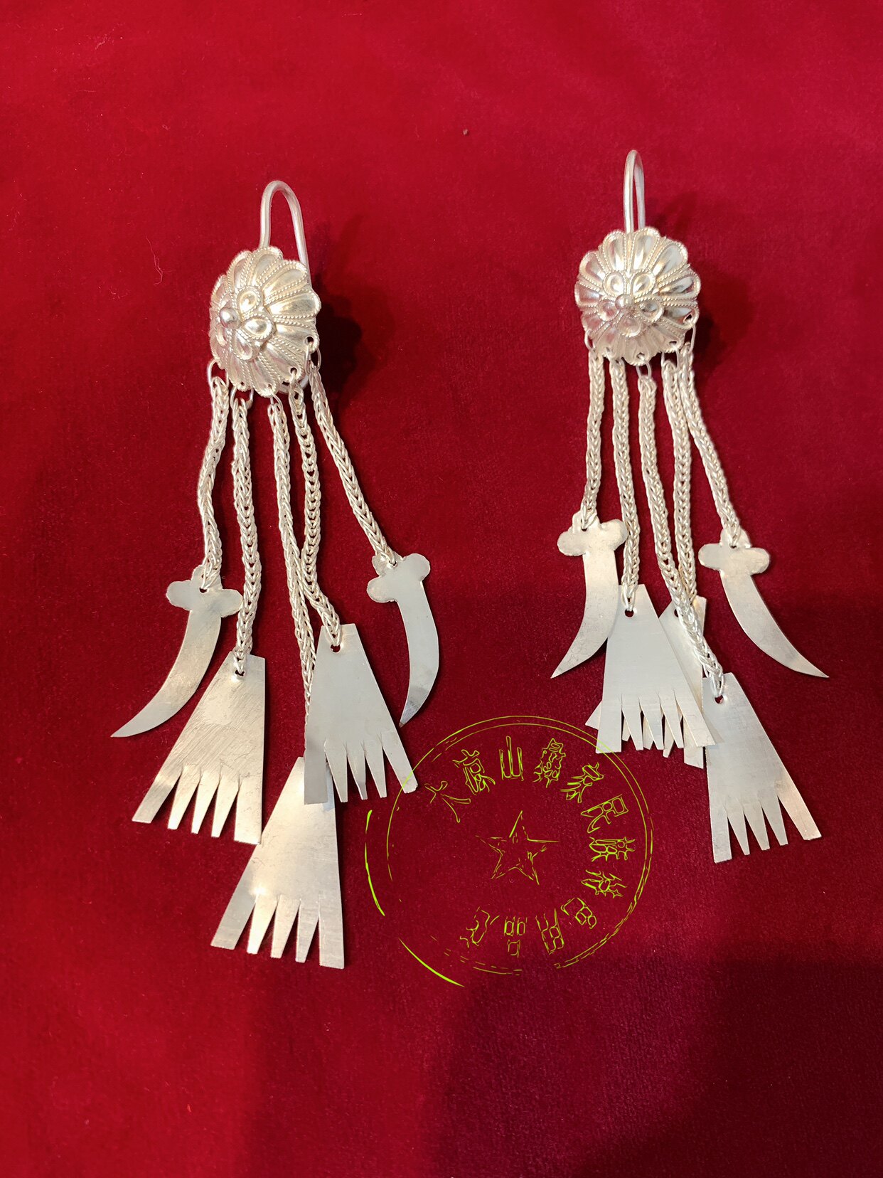 Cool Shan Yi Ethnic Pure Silver Pure Hand Earrings Lady Jewelry National Wind Comeback Pure Silver Hand Earrings Adornment