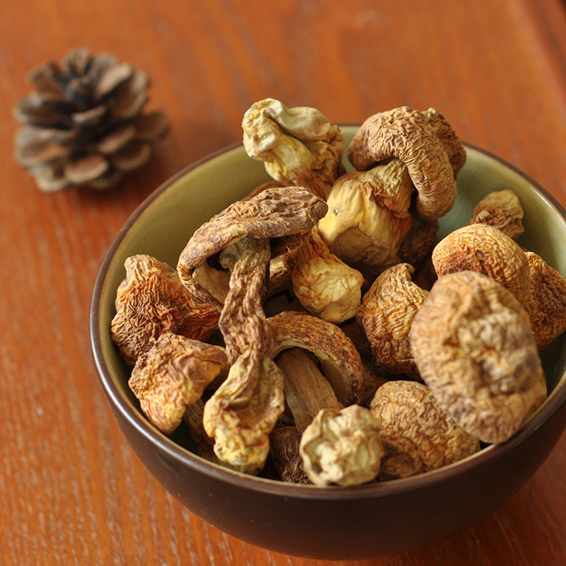 The Ji Songdo Dried Cargo Ji Pine Mushrooms Yunnan Special Produce Brazilian mushrooms 100g pine and fresh
