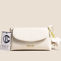 Белый открытый 𫔭цвет карпа