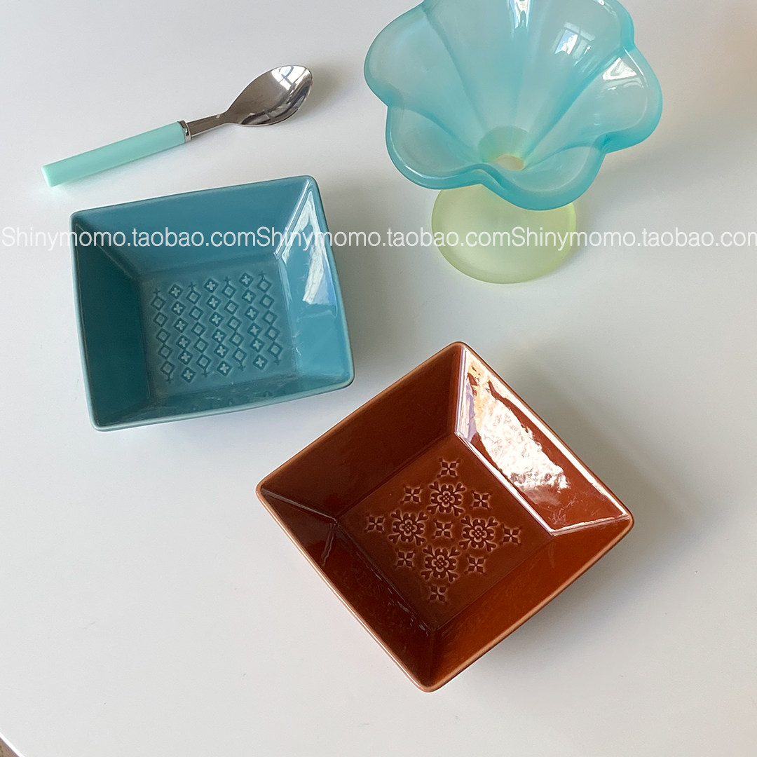 Shinymomo stock vintage ceramic plate (stock imperfection)