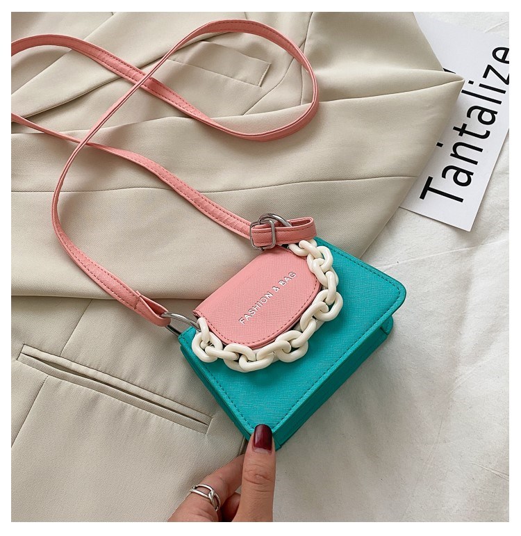 Small Solid Color Magnetic Buckle Crossbody Bag display picture 25