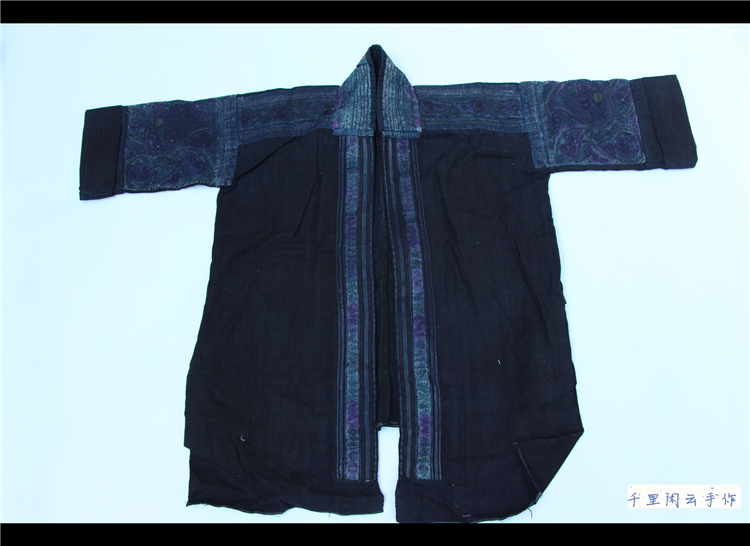 Thousands of miles of idle hands for art minority embroidered Miao ethnic group with old embroidered C545