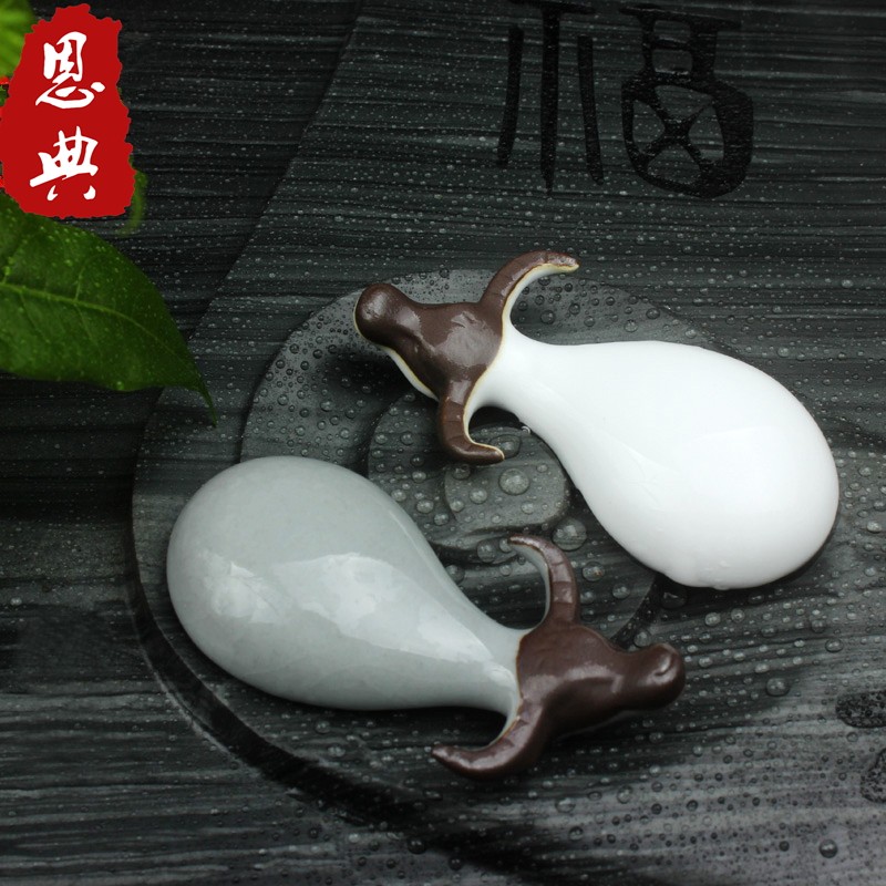 Brother Kilo Open Piece Mini Xiang Bull buffalo tea favorite to raise Ru Kiln Creative Tea Fun Swing Piece (TSiu)