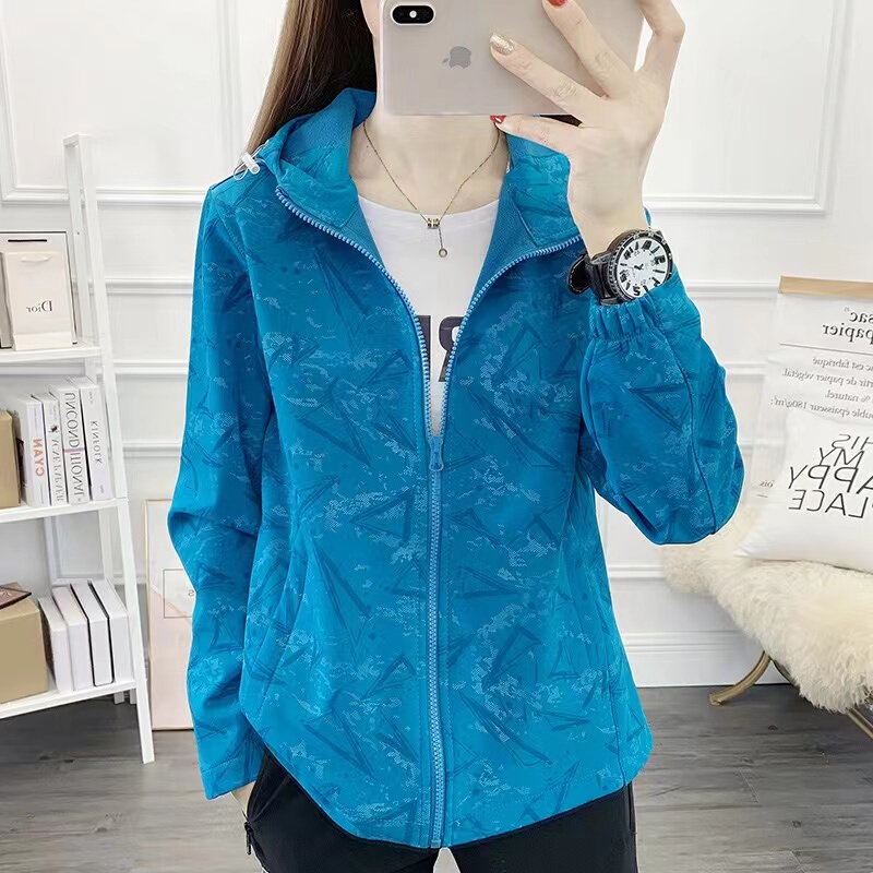 2025 Autumn and Winter Printed Soft Shell Jacket Women's Outdoor Hiking and Mountaineering Jacket Fleece Lined Warm Hooded Coat