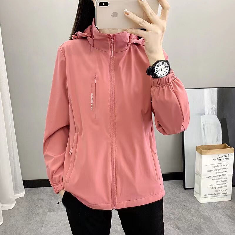 Spring Thin Softshell Jacket for Women, Outdoor Loose Fit, Large Size, Mesh Lining, Stretchy Hiking and Mountaineering Sun Protection Clothing