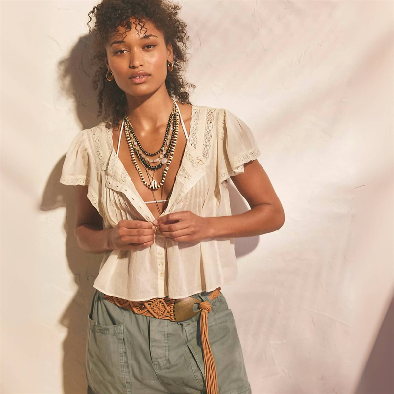 American Romance [New York Freep* Shirt] Bag-Style French Single-Breasted 26 Spring Lace Hollow-Out Patchwork Short Shirt